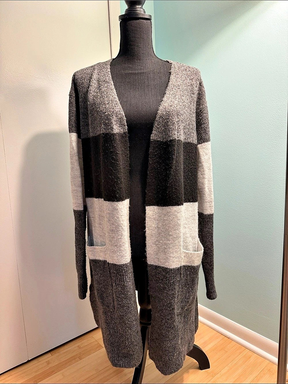 Modern Canvas Color Block Long Cardigan in Gray & Black Size Large